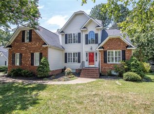 4919 Nairn Ln, Chester, VA 23831