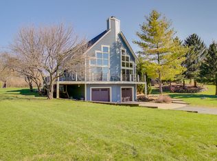 2640 Meadow Ln, Hartland, WI 53029