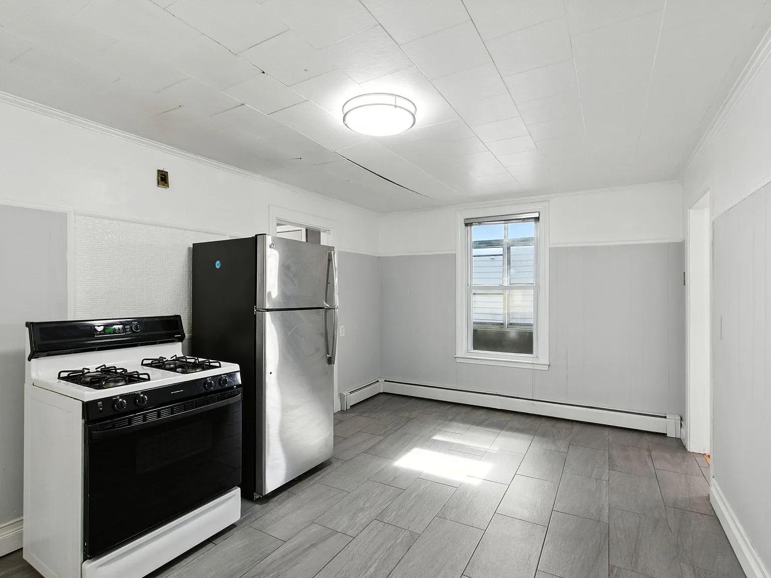 2 bed, 1900 sqft, $2,800 — Photo 3
