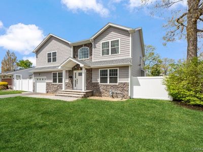 53 Surrey Lane, Plainview, NY, 11803