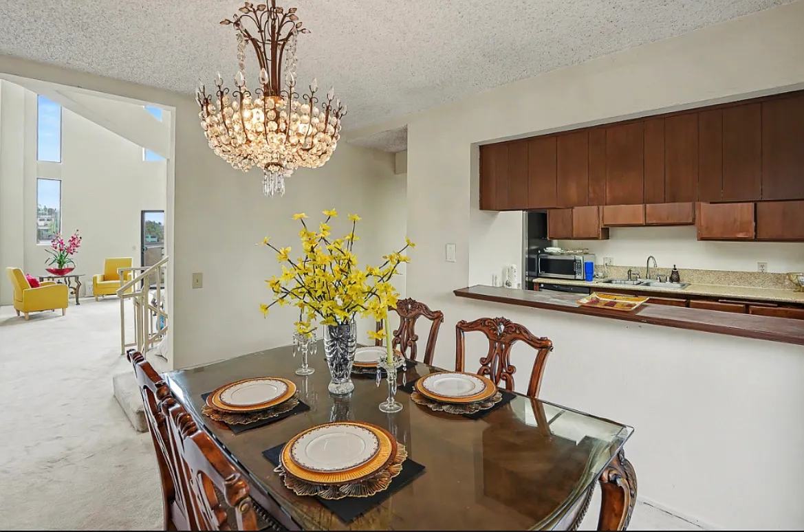 1846 N Alvarado St — Photo 2