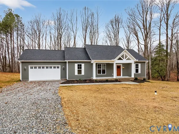 115 E Sunrise Dr, Warsaw, VA 22572