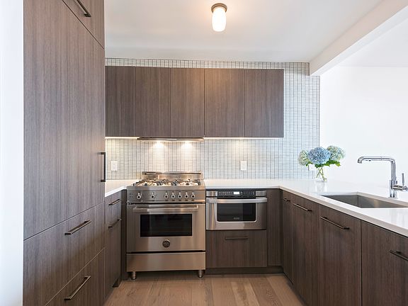 3rd image of 175 W 95th St APT 23D