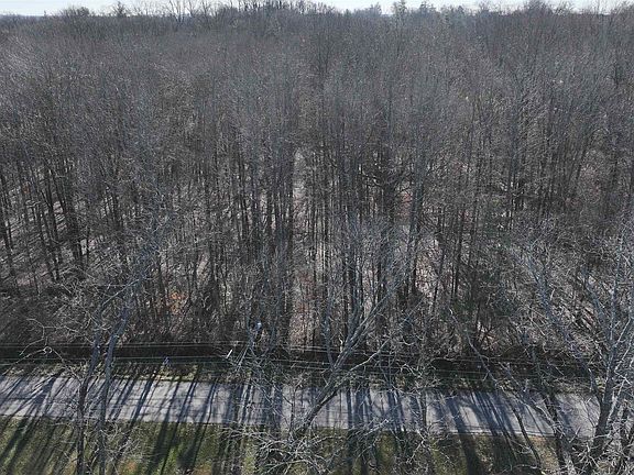 2nd image of 427 Hesmer Rd