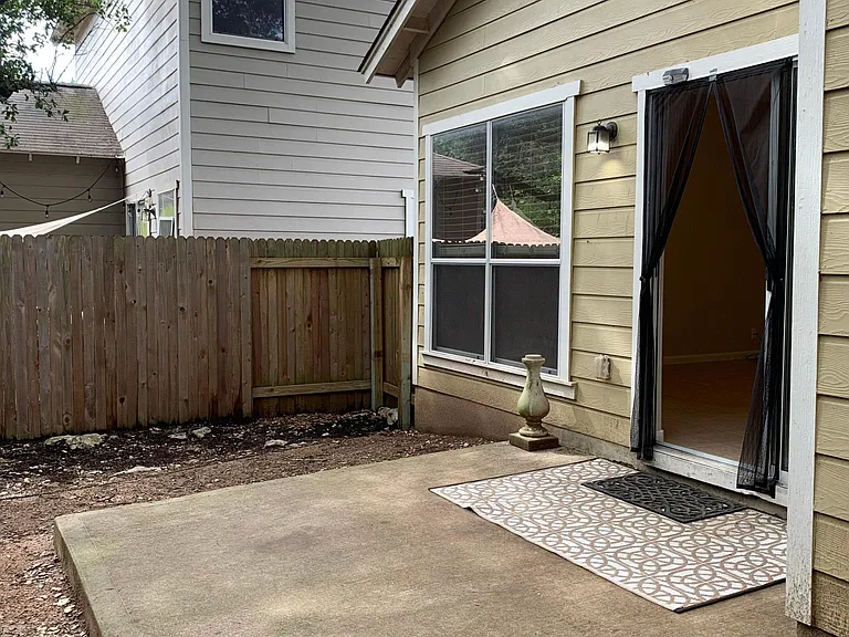 2044 Amur Dr — Photo 19