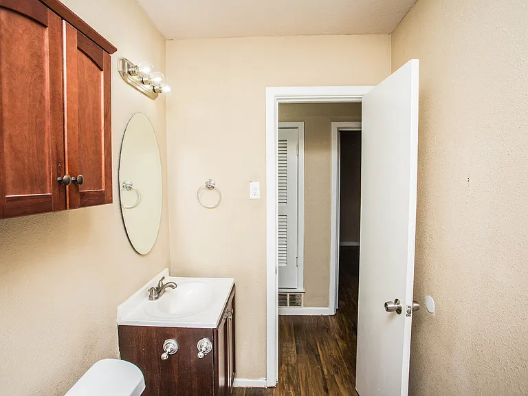 2811 43rd St #10 — Photo 7