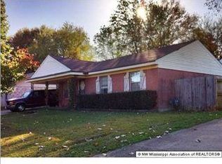 8253 Oakbrook Dr, Southaven, MS 38671