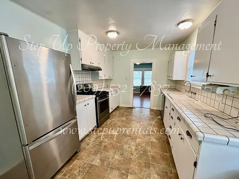 273 Lyons St — Photo 7