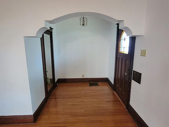 5th image of 5434 Goethe Ave
