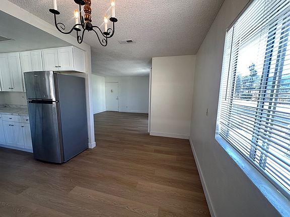 3rd image of 974 E Chase Ave APT 2