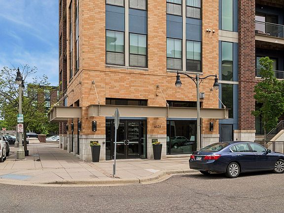 2nd image of 4525 Park Commons Dr Unit 319