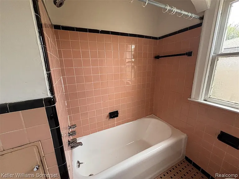 15771 Turner St — Photo 7