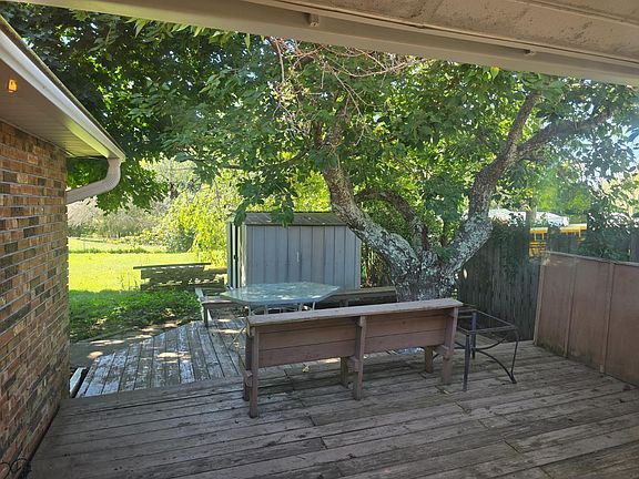 5th image of 268 Marshall Cir