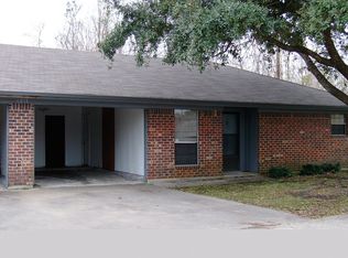 6255 Warren St, Groves, TX 77619