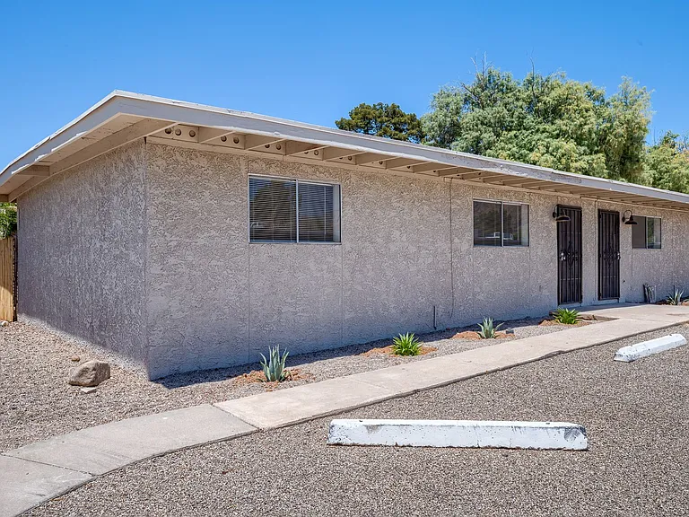 North Central (Stone and Limberlost), 2 bedroom, 1 bath duplexes, large fenced yards with a/c! — Photo 15