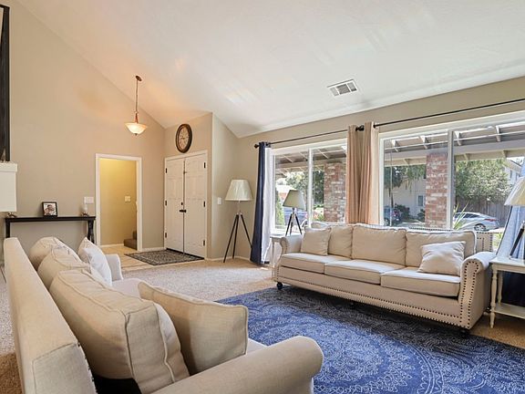 5th image of 3421 Admiral Dr