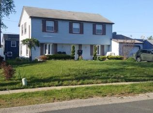 37 Potter Ln, Willingboro, NJ