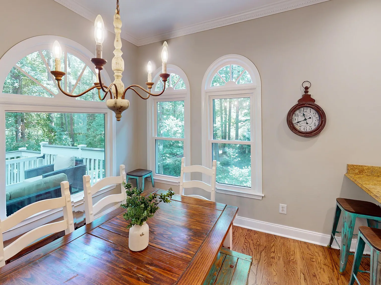 5 bed, 3.5 bath, $7,349 — Photo 3