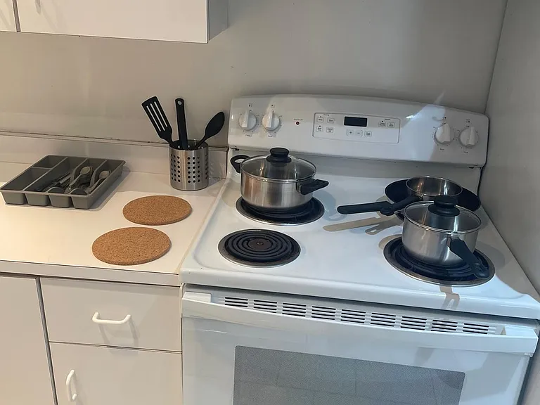 410 E End Ave #6 — Photo 6