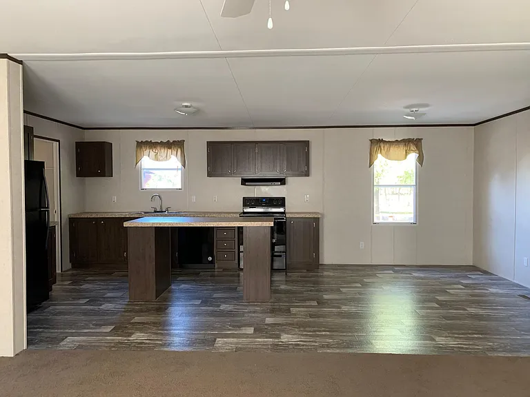 1450 Oak Ridge Est — Photo 7