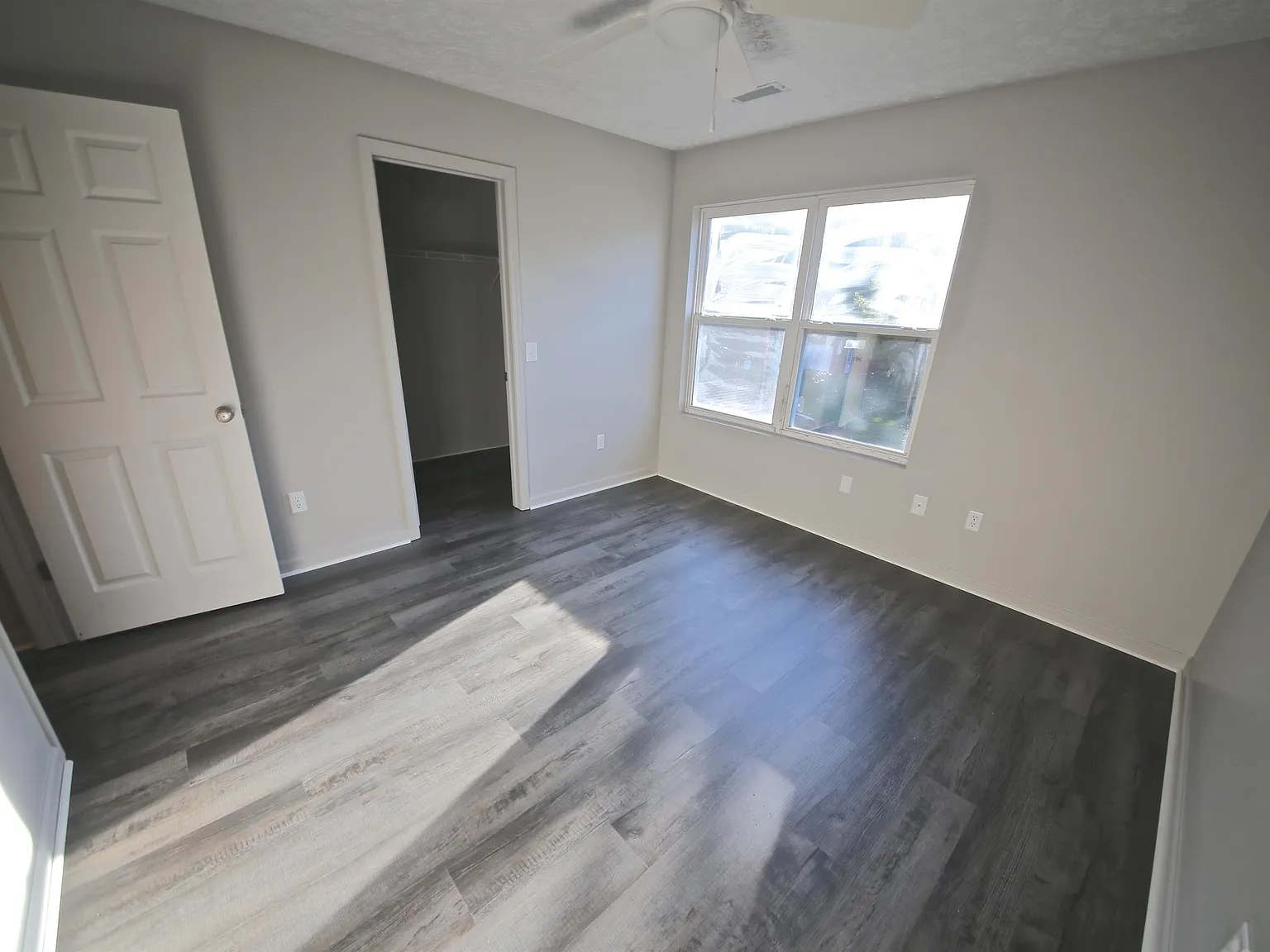 876 Meadowlands Drive - 1 — Photo 3