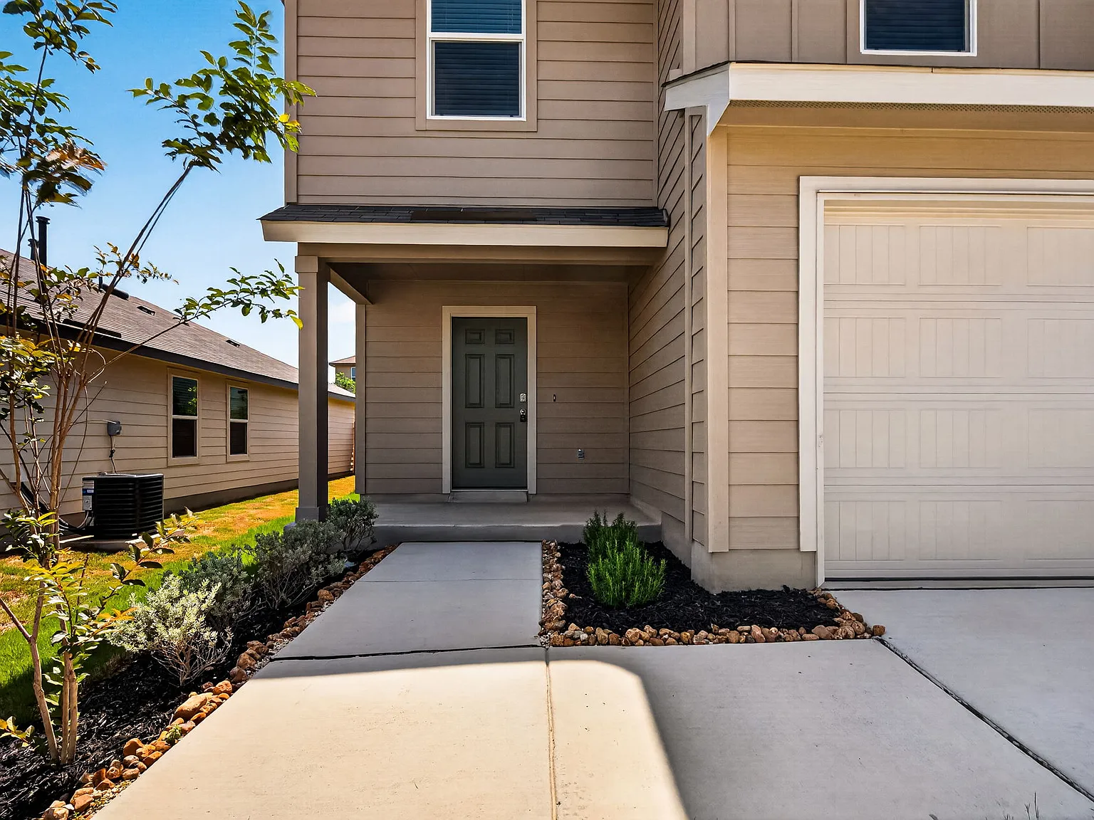 5 bed, 2.5 bath, 1891 sqft, $1,795 — Photo 4