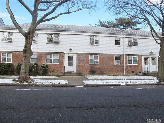 3rd image of 21609 68th Ave #1