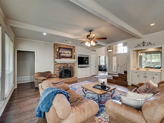 5th image of 1209 Hills Creek Dr