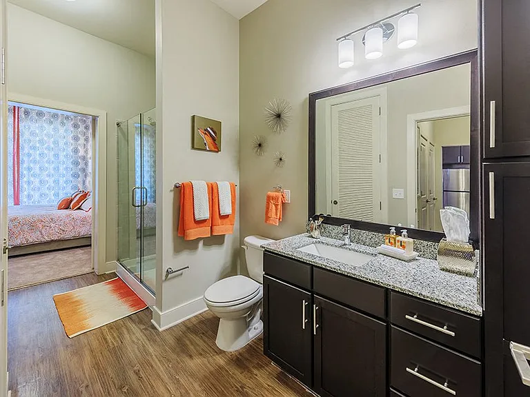 1_Bed_Model_Bathroom