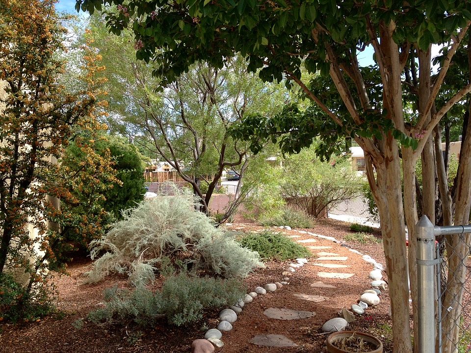 1st image of 3421 Cardenas Dr NE