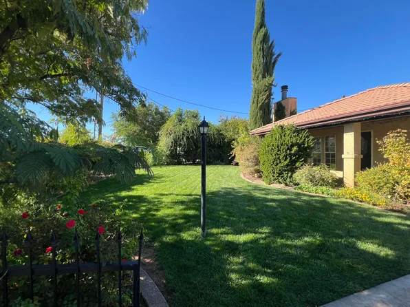 865 N Lava Flow Dr, Santa Clara, UT 84765