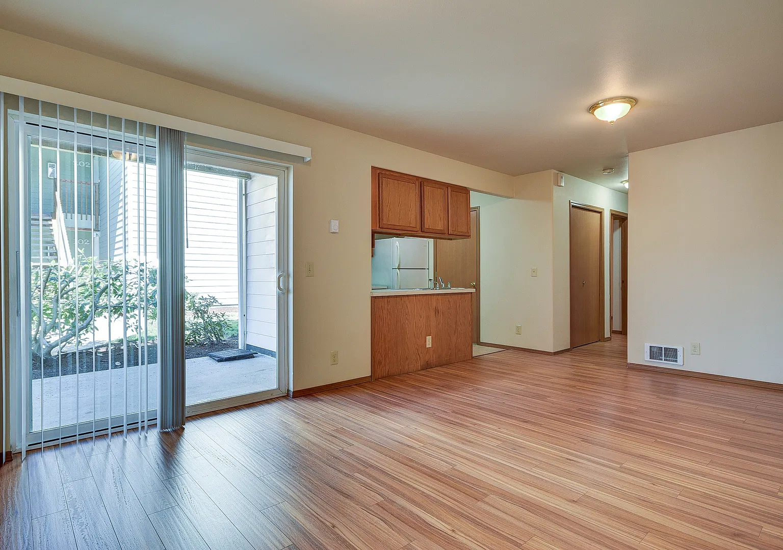 M0833 Arbor Terrace Condo's — Photo 3