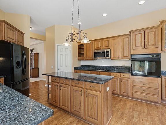 4th image of 12975 Illinois Dr