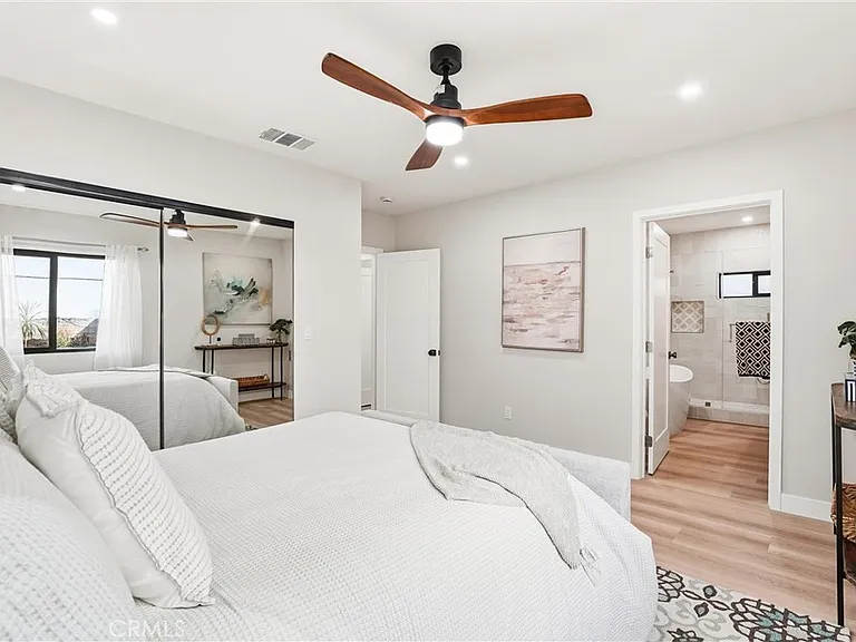4523 Lexington Ave — Photo 14