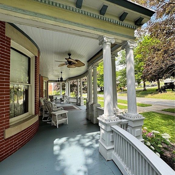 Listing photo 4