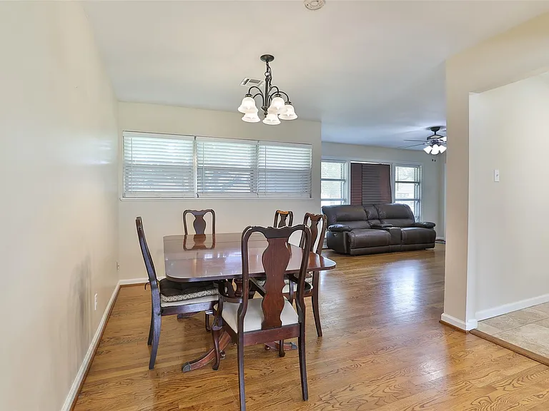 1321 Thornton Rd — Photo 5