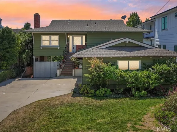 1230 9th St, Manhattan Beach, CA 90266