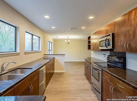 5th image of 2042 S Ellison Dr