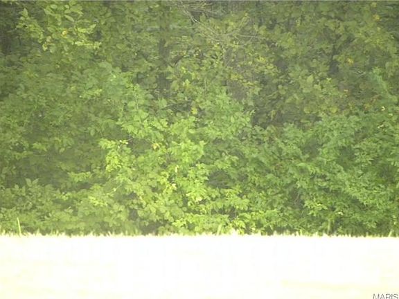 4th image of 60 Mary Dr