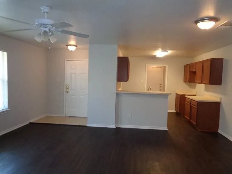 13649-13651 Biggs St — Photo 14