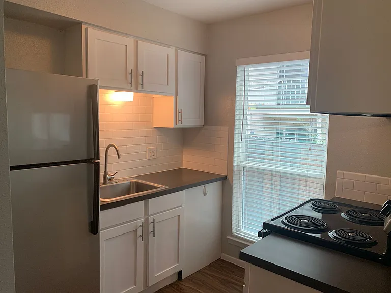 1717 Enfield Rd. — Photo 2