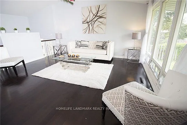 24 Highbrook Dr — Photo 2