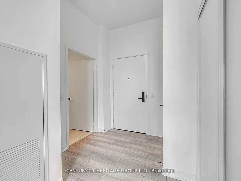 285 Dufferin St #422 — Photo 9