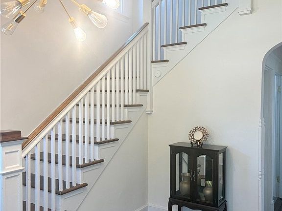 4th image of 3407 Enslow Ave
