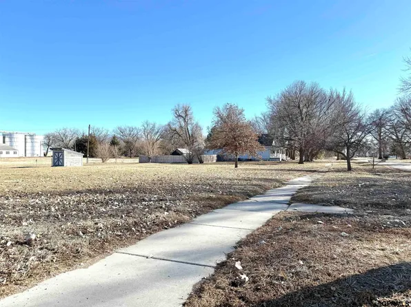 710 9th Ave, Fairmont, NE 68354
