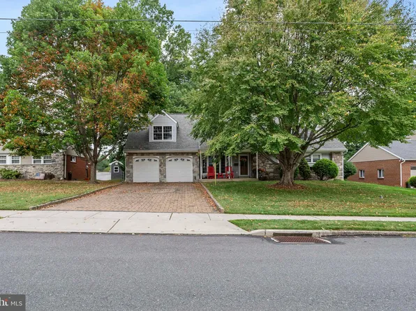 404 Langford Rd, Broomall, PA 19008