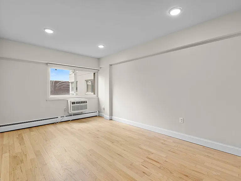 333 Grand Ave #1I — Photo 9