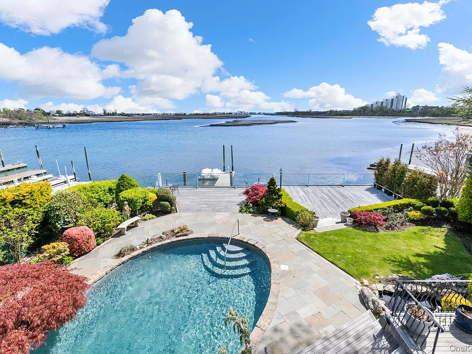 49 Harborview W