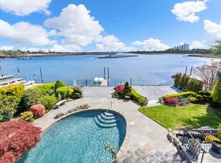 49 Harborview W, Lawrence, NY 11559