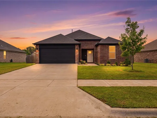 460 N Goose Xing, Farmington, AR 72730